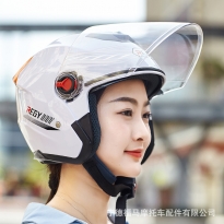 国标3C认证电动摩托车头盔男女高清防雾半盔秋冬盔双镜片头盔